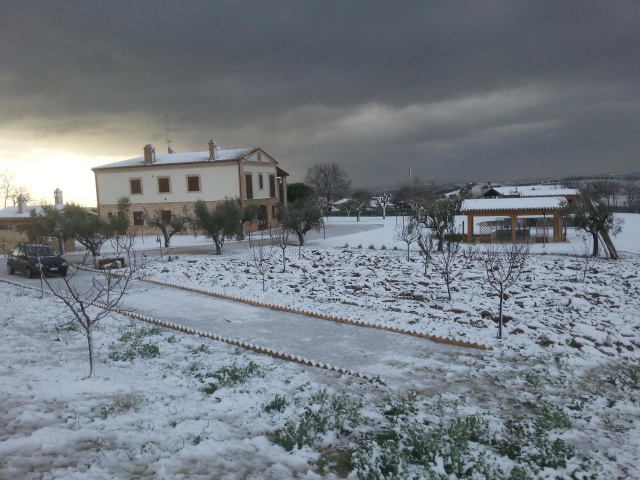 Mosciano SantʼAngelo Residence Colle Veroni מראה חיצוני תמונה