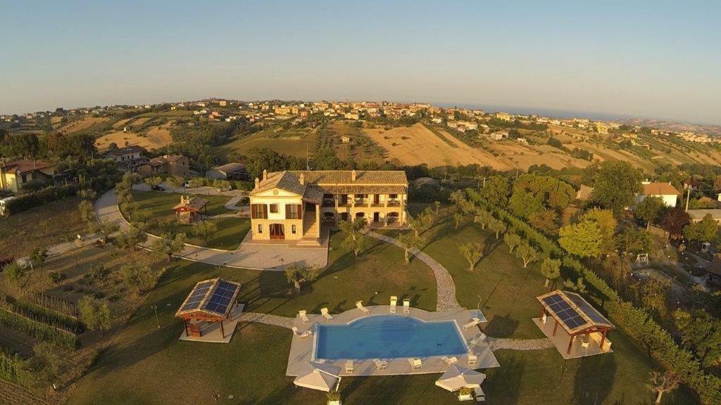 Mosciano SantʼAngelo Residence Colle Veroni מראה חיצוני תמונה