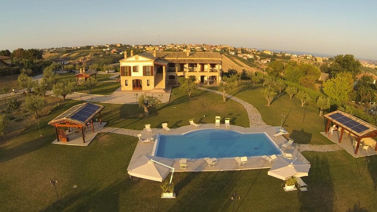 Mosciano SantʼAngelo Residence Colle Veroni מראה חיצוני תמונה