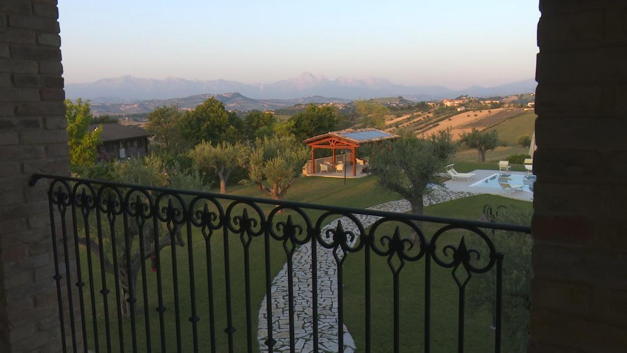 Mosciano SantʼAngelo Residence Colle Veroni מראה חיצוני תמונה