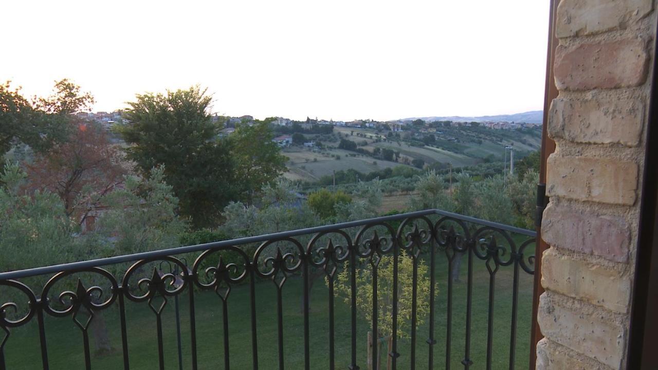 Mosciano SantʼAngelo Residence Colle Veroni מראה חיצוני תמונה